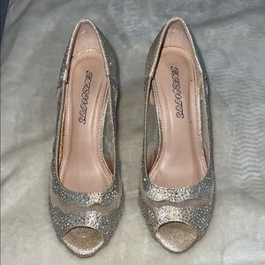 Mesquite Glittering Gold Peep Toe Heels